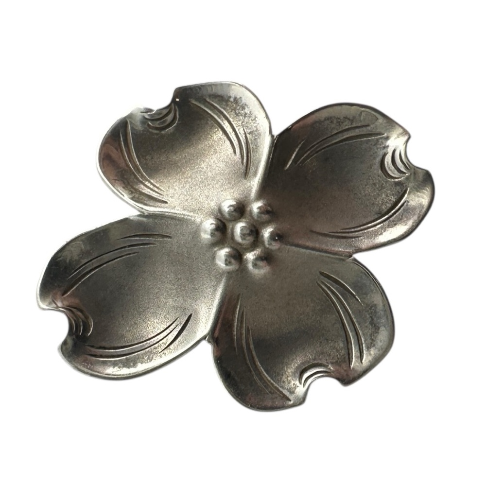 Stuart NYE Jewelry Vintage Sterling Silver Dogwood Flower Screwback Earring